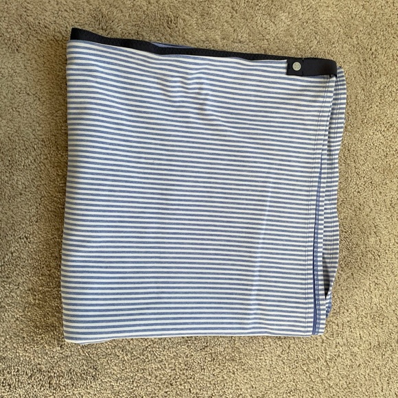 Lululemon blue and white stripe vinyasa scarf EUC - Picture 1 of 2
